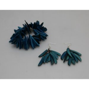 Boucles d'oreilles "Flamme" Turquoises - Création et réalisation artisanale en ivoire végétal (corozo)
