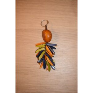 Bijou de sac à main à tonalité dominante corail - Création et réalisation artisanale en ivoire végétal (corozo)
