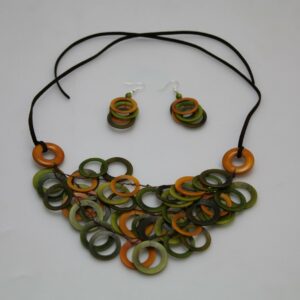Collier "Flamme" rouge - ras de cou réglable - Création et réalisation artisanale en ivoire végétal (corozo)